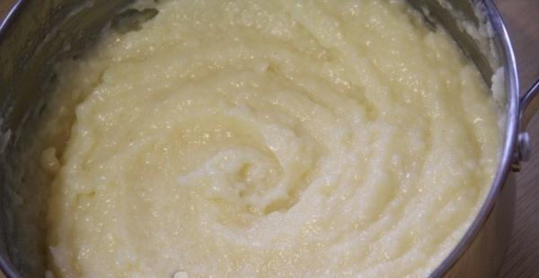 Cream of semolina for the cake - a recipe with photos step by step. How to prepare the cream for the cake of semolina and butter?